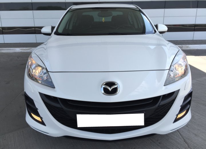 MAZDA 3