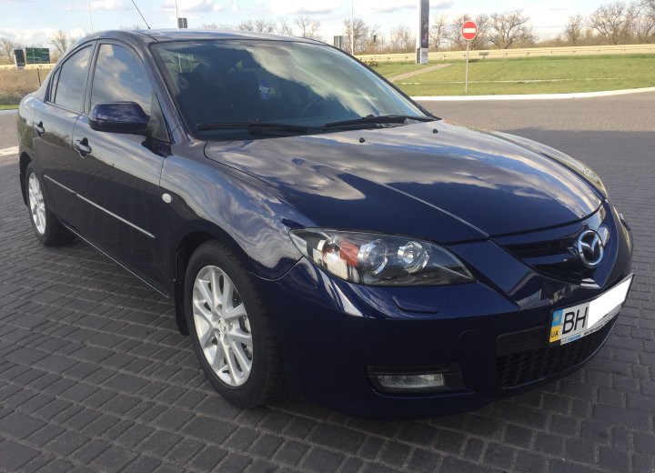 MAZDA 3