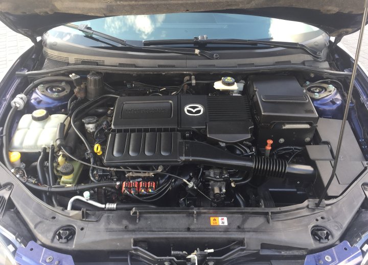 MAZDA 3